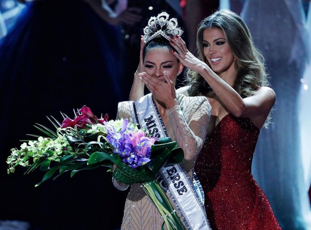 MISS UNIVERSE - CREDIT AP JOHN LOCHER.jpg